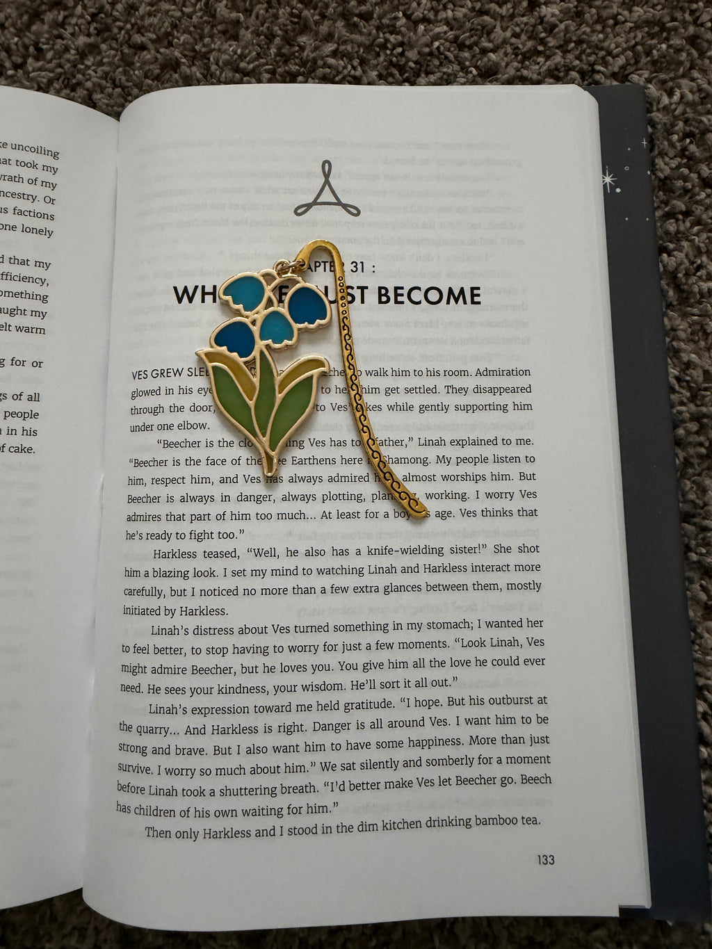 Vintage Floral Hairpin Hook Gold Bookmark