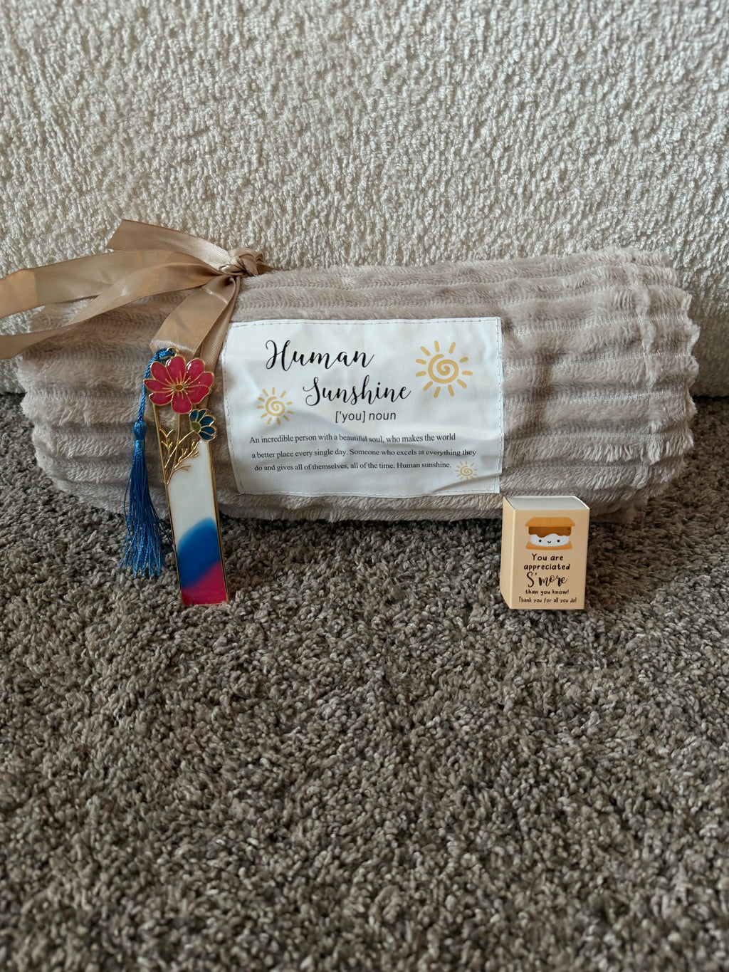 Human Sunshine Thank You Throw Blanket