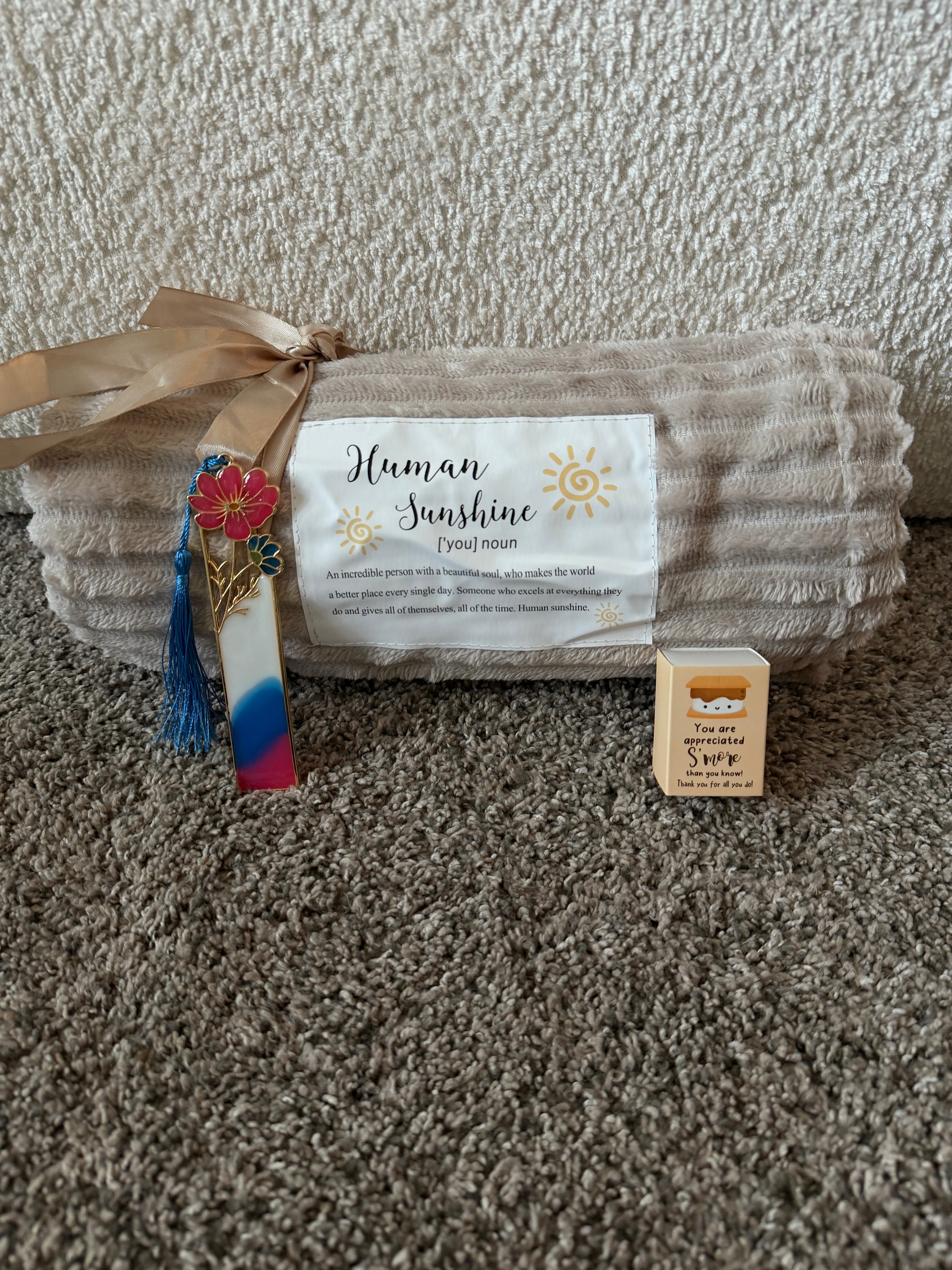 Human Sunshine Thank You Throw Blanket